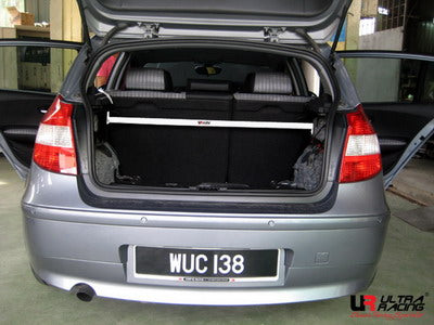 Barra de Torretas Trasera Superior Ultra Racing para BMW 1 E87