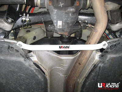Barra Inferior Trasera Ultra Racing para BMW E70 X5 3.0 06+