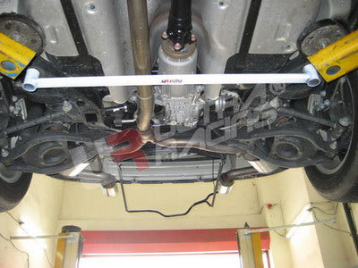 Barra Inferior Trasera Ultra Racing para Chevrolet Captiva 4WD Turbo-D
