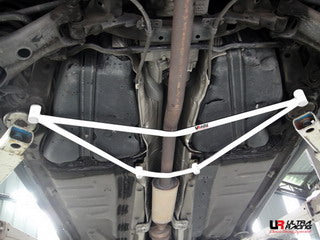Refuerzo Trasero Inferior Ultra Racing para Volvo XC90 02+ 2.5