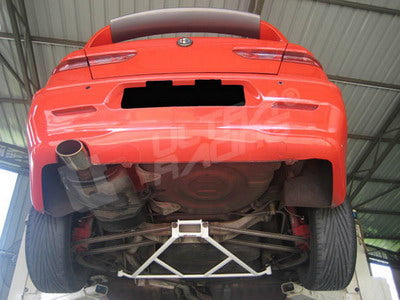 Refuerzo Trasero Inferior 935 Ultra Racing para Alfa Romeo 156