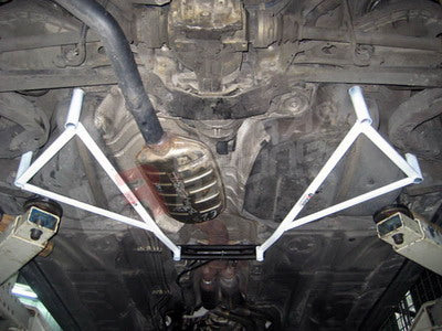 Refuerzos Traseros Ultra Racing para BMW Serie 3 E46 99-05