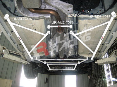 Barras de Refuerzo Inferiores Ultra Racing para Ford Focus MK2 2.0 TDCI