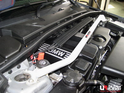 Barra de Torretas Superior Delantera Ultra Racing BMW 1 E87 (120i) 2.0 04-11