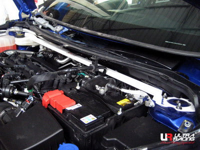 Barra de Torretas Superior Delantera RHD Ultra Racing Ford Fiesta MK6/7 1.6 08+