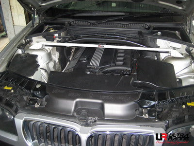 Barra de Torretas Delantera Superior Ultra Racing para BMW E83 X3 2.5 03+