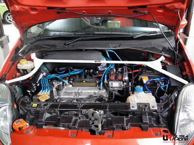 Barra de Torretas Superior Delantera Ultra Racing Fiat Grande Punto 8V 1.4 06+