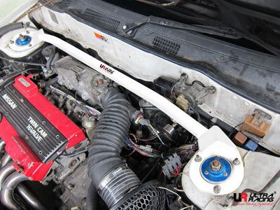 Barra de Torretas Superior Delantera Ultra Racing para Nissan Sunny 90-95 N14 Pulsar