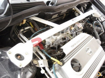 Barra de Torretas Delantera Superior Ultra Racing Nissan Almera 00-05 N16