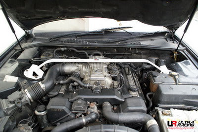 Barra de Torretas Superior Delantera Ultra Racing para Lexus LS 400 89-94
