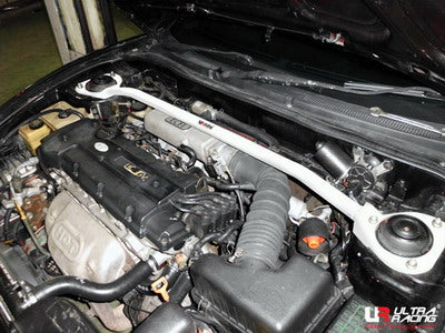 Barra de Torretas Delantera Superior Ultra Racing para Hyundai Coupe 96-99