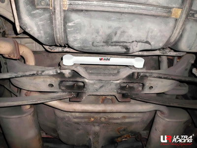 Barra Inferior Trasera de Refuerzo Ultra Racing para Hyundai Coupe 96-99