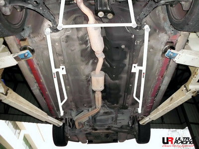 Barras de Refuerzo Inferiores 1584 Ultra Racing Hyundai Coupe 96-99