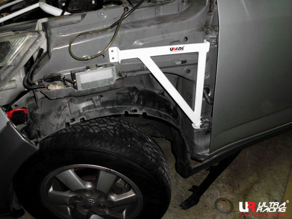 Soportes de Aleta Ultra Racing para Daihatsu Terios 7-Seat 06+