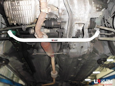 Barra Inferior Delantera Ultra Racing Kia Rio 1.5 DC 05-10