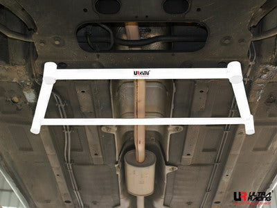 Barra de Refuerzo Delantera H Ultra Racing para Citroen ZX 1.9 / 2.5