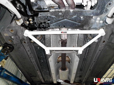 Barra Refuerzo Inferior Delantera Ultra Racing Alfa Romeo 159 05+ / Brera