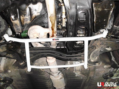 Barra de Refuerzo Delantera Ultra Racing para Ford Telstar / Mazda 626 93-97