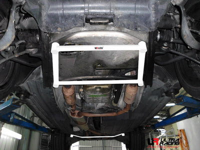 Barra Refuerzo Delantera Ultra Racing BMW E53 X5 4.4 99-06