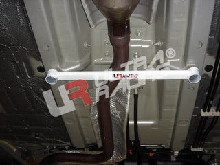 Barra Central Inferior Ultra Racing para Toyota Yaris HB/Sedan 05+
