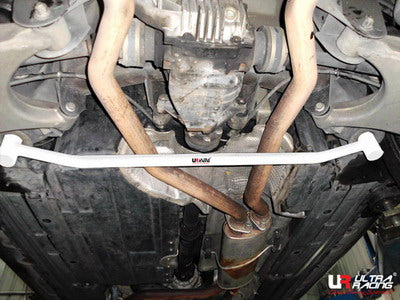 Barra Inferior Trasera 1703 Ultra Racing para BMW E53 X5 4.4 99-06