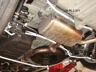 Barra Inferior Trasera 371 Ultra Racing para Toyota Previa 06+ 2.4/3.5
