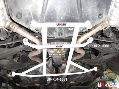 Barra Inferior Trasera Ultra Racing para Mercedes R-Class W251/W350 07+ 3.5