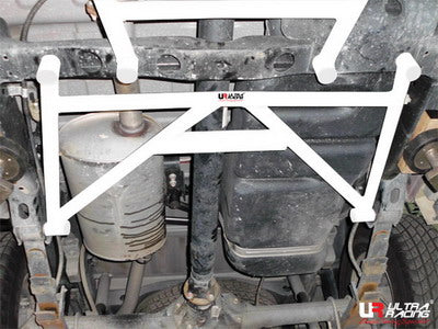 Barra Inferior Trasera 1710 Ultra Racing para Isuzu D-Max 3.0D 02+