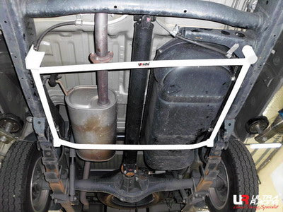 Barra de Refuerzo Trasera 1747 Ultra Racing para Mitsubishi Triton/L200 06+