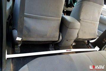 Barra Estabilizadora Room Bar 1323 Ultra Racing para Toyota Hilux Vigo 05+