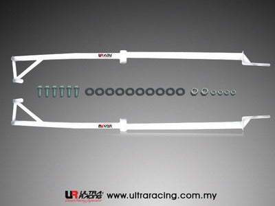 Barras Laterales Ultra Racing para Nissan Cefiro 88-94 A31