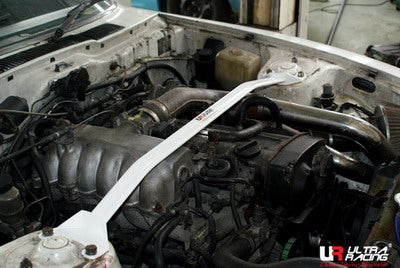 Barra de Torretas Delantera Superior Ultra Racing para Nissan 280ZX 79-83