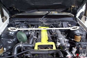 Barra de Torretas Superior Delantera Ultra Racing para Toyota Mark II 88-92 2.5T