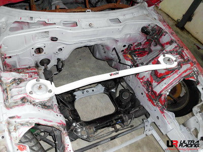 Barra de Torretas Superior Delantera 1530 Ultra Racing para Mazda RX7 FD 93-97