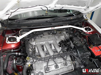 Barra de Torretas Superior Delantera Ultra Racing para Ford Telstar / Mazda 626 93-97