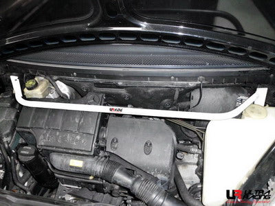 Barra de Torretas Delantera Superior Ultra Racing para Mercedes A-Class 97-05 A160 1.6