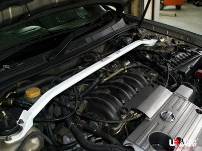 Barra de Torretas Delantera Superior Ultra Racing para Nissan Cefiro 98-03 A33