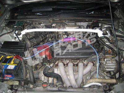 Barra de Torretas Delantera Superior Inject. Ultra Racing para Honda Accord 90-93