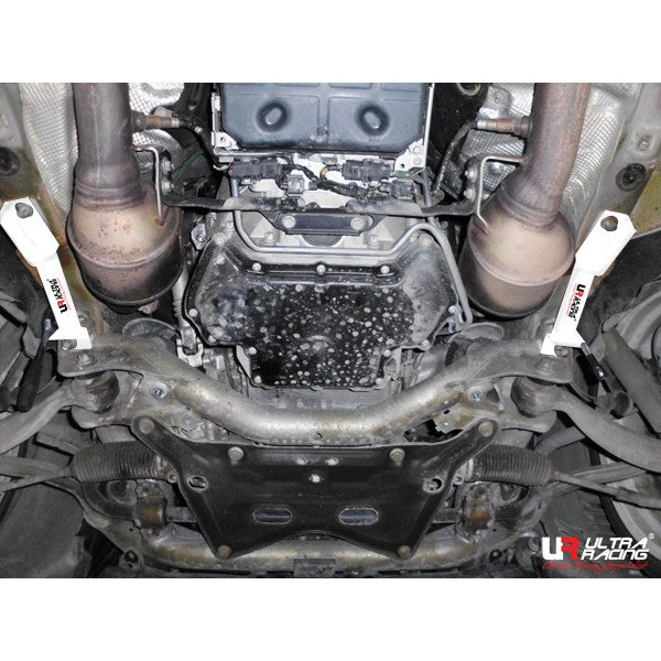 Barra Estabilizadora Delantera Ultra Racing Mercedes Clase C W204 (07+)