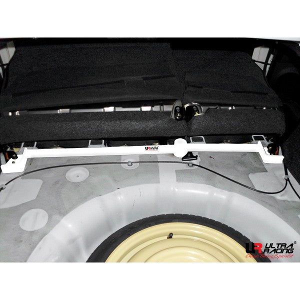 Barra de Refuerzo Trasera Ultra Racing para Mazda 3 BL 09+ incl MPS