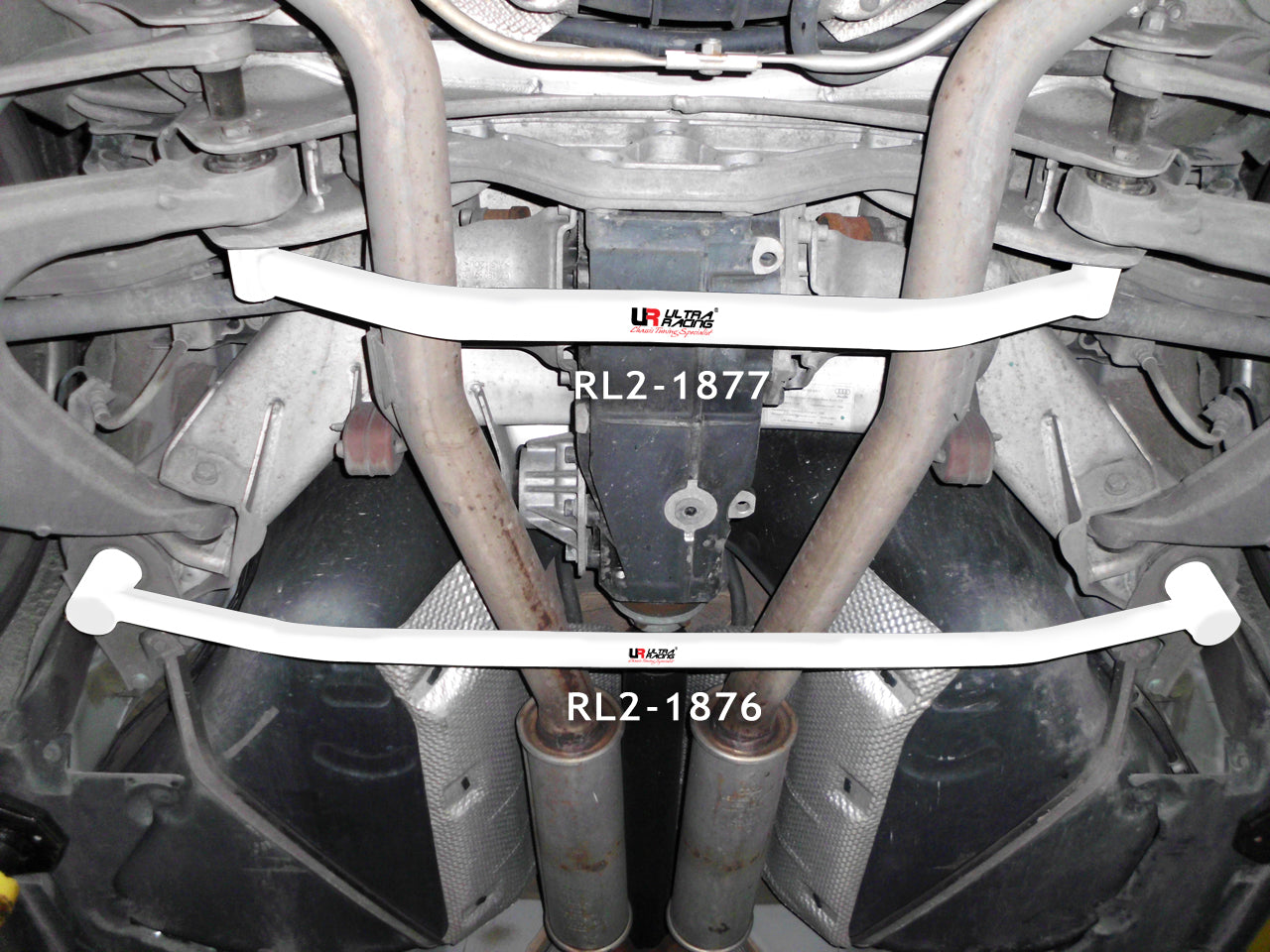 Barra Inferior Trasera Ultra Racing para Audi S8 06-10 D3