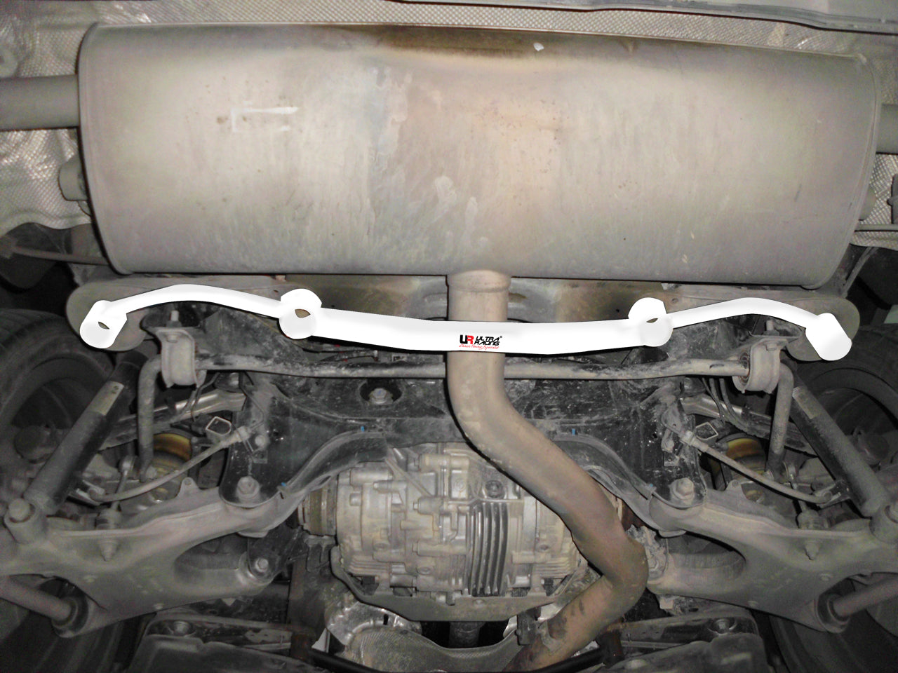 Barra Refuerzo Inferior Trasera Ultra Racing BMW X6 E71 08+