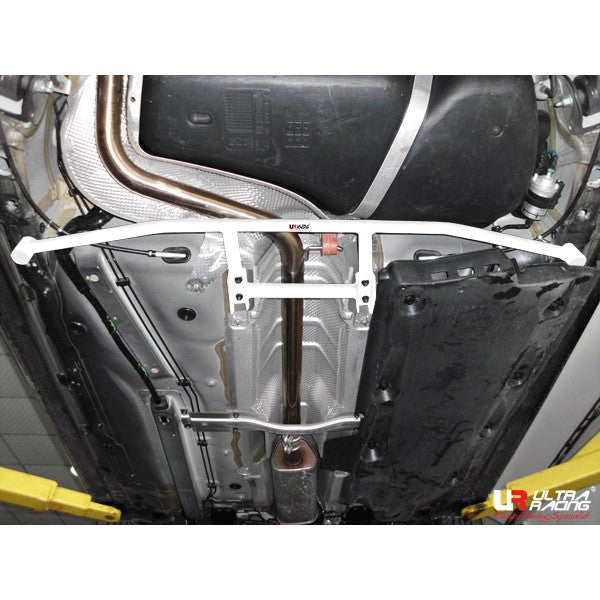 Barra Inferior Trasera H Ultra Racing 1834 para Audi A1 10+