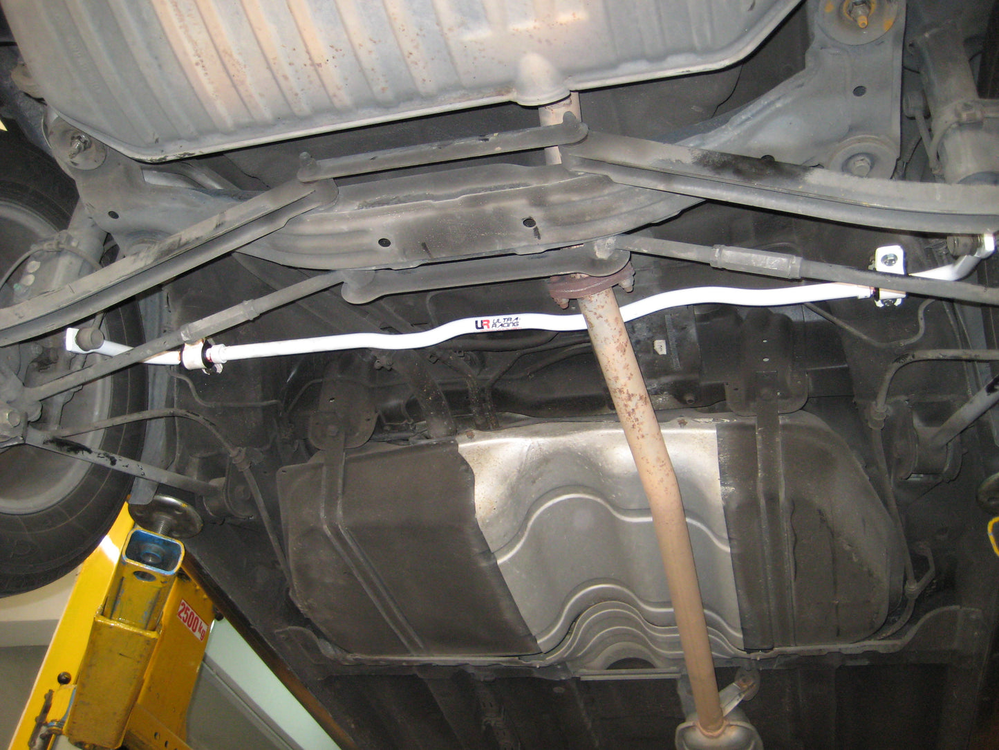 Barra Estabilizadora Trasera 20mm Ultra Racing Hyundai Tucson 10+ IX35 2.0 2WD