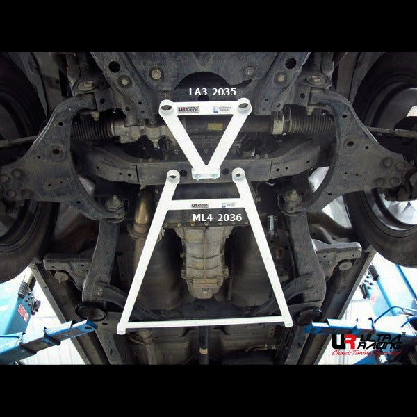 Barra Inferior Delantera Ultra Racing 2035 para Isuzu D-Max 2.5D 11+