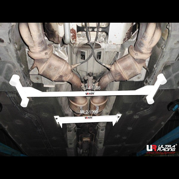 Barra Central Inferior Ultra Racing Para Maserati Quattroporte 4.2 04+