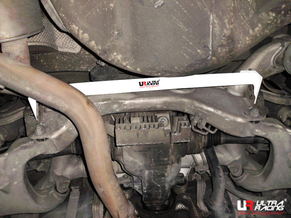 Barra Inferior Trasera 2057 Ultra Racing para BMW Serie 7 E65 735/740