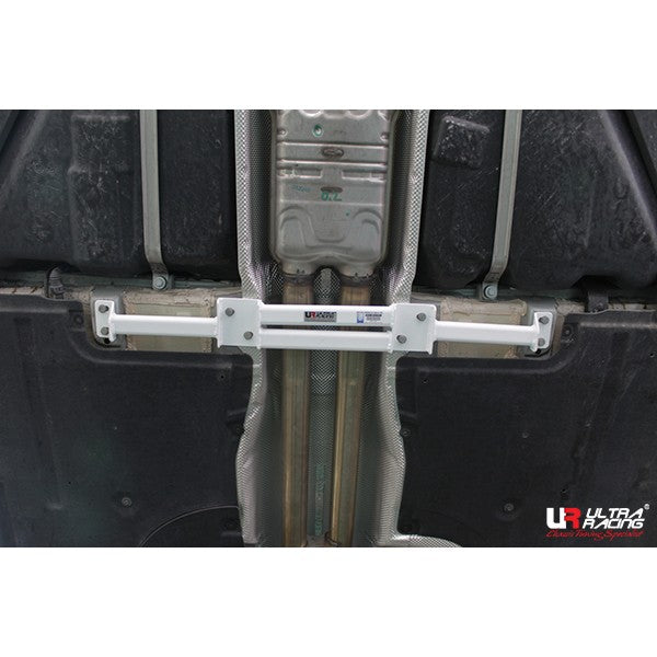 Refuerzo Inferior Central Ultra Racing para BMW 640 E63/E64/F06 (03+)