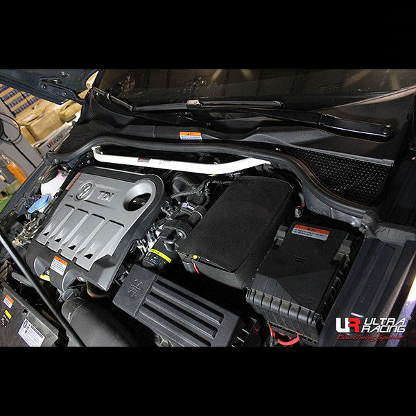 Barra De Torretas Delantera Superior Ultra Racing Para VW Scirocco 08+ 2WD 2.0D