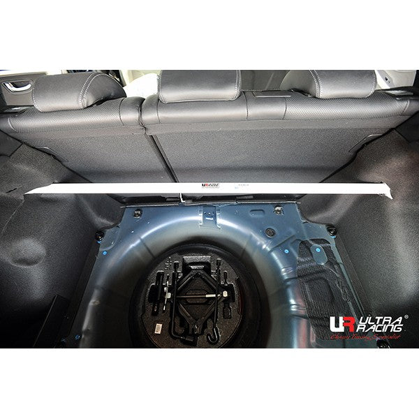 Barra de Torretas Trasera Superior Ultra Racing para Hyundai I30 1.6D 12-17